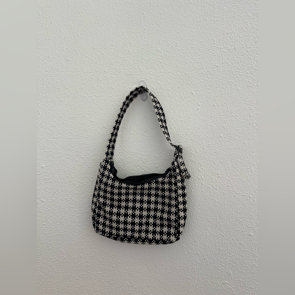 BAGGU Pixelated Gingham Shoulder Bag - Picture 4 of 5
